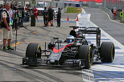 McLaren-Honda full of minor problems on opening day in Austria