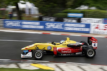 Accidente de Menezes marca segunda carrera en Spa