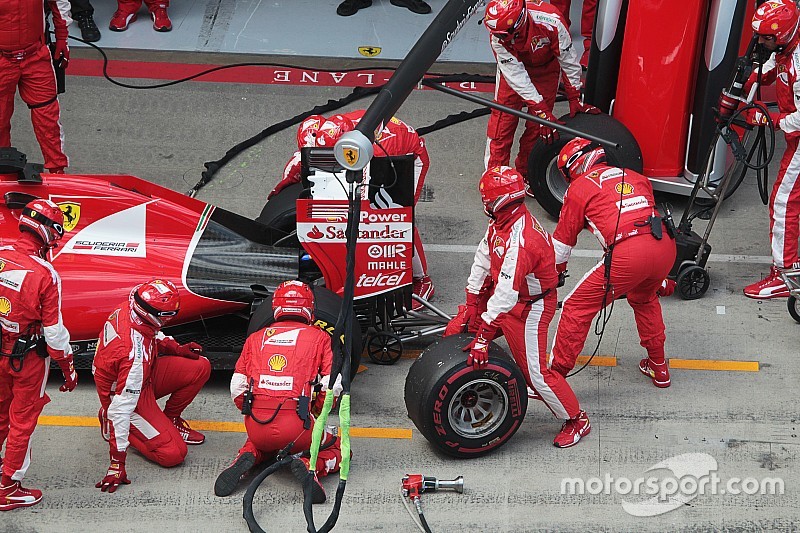 Una pieza estúpida arruinó a Ferrari, según Arrivabene