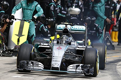 Austrian pit errors highlight intensity of driver fight