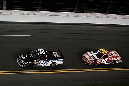 Somente mais circuitos mistos na NASCAR não ajuda a internacionalizar a categoria