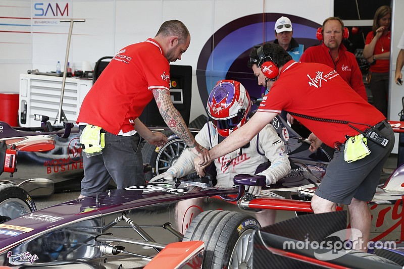 La FIA suspend la licence de Jaime Alguersuari