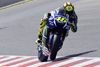 Rossi acepta presión por vencer a Lorenzo