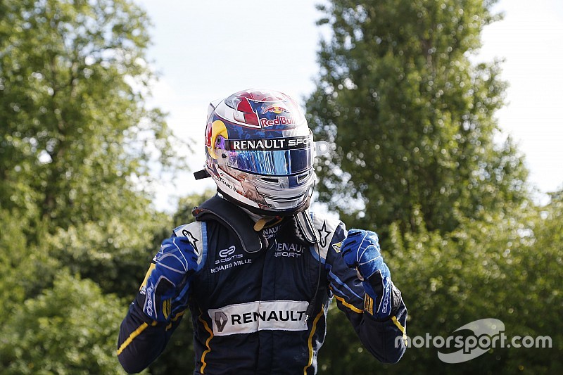 Buemi venció en Londres y el campeonato se define entre tres