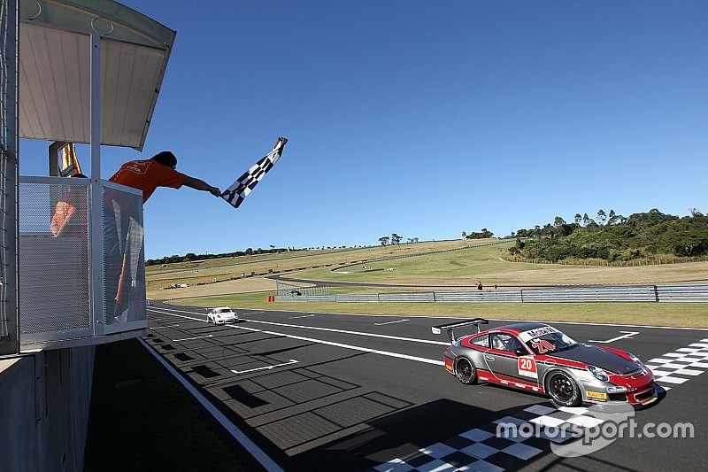 Gini venció en la Porsche GT3 Challenge de Brasil