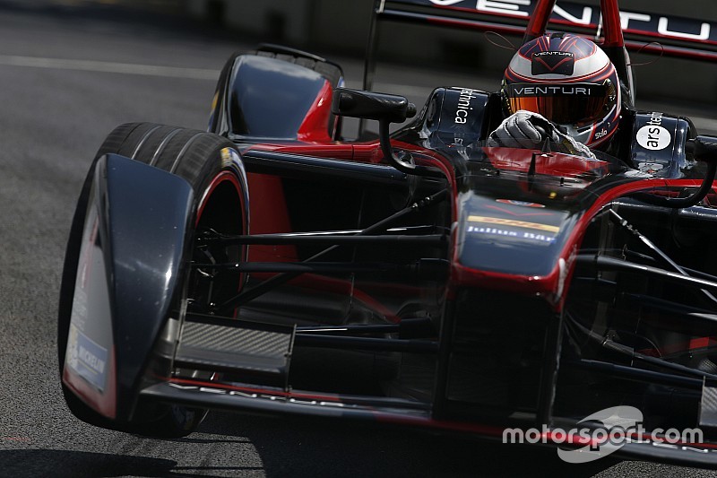 London ePrix: Sarrazin claims pole for title decider