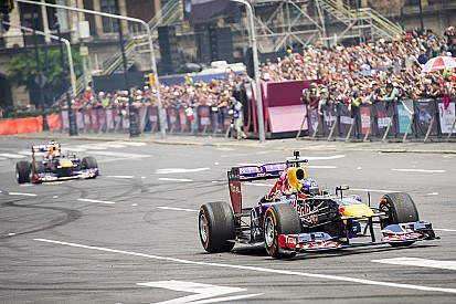 Ricciardo and Sainz bring F1 back to Mexico