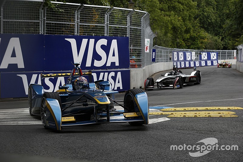 La conducción de Buemi es "inaceptable", dice Senna