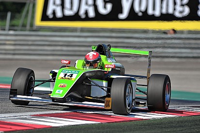 Mueller-Crepon in wheel to wheel action with Schumacher Jr