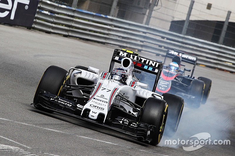 Valtteri Bottas, Williams FW37 se bloquea en la frenada