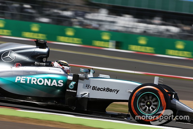 Hamilton dice que necesita "mucho" más ritmo