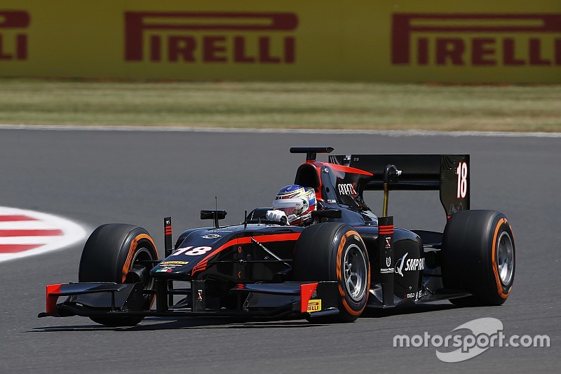 Sirotkin quebra sequência de poles de Vandoorne e larga na frente em Silverstone