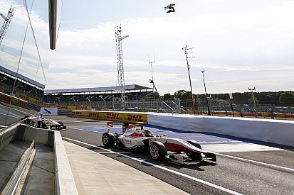 Silverstone GP3: Kirchhofer fends off Bernstorff for second win of 2015