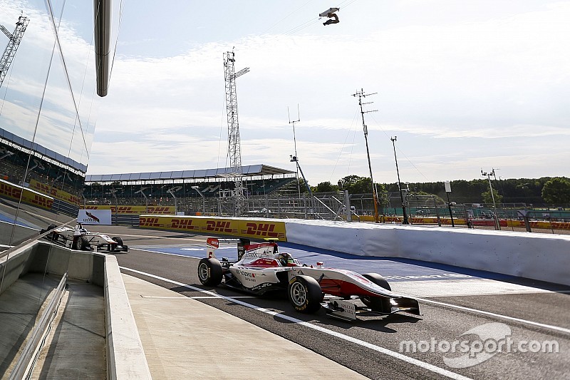 Silverstone GP3: Kirchhofer fends off Bernstorff for second win of 2015
