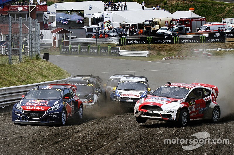 Hansen en tête en Suède sur sa 208 devant les deux Ford, Solberg 4e