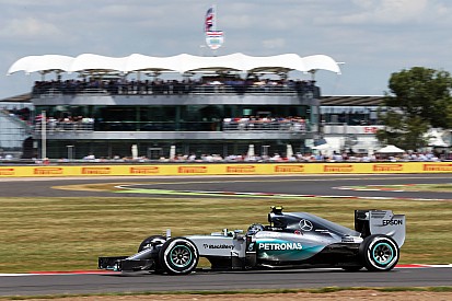 Rosberg intentó atacar a Hamilton, pero no fue suficiente