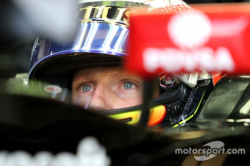 Lotus culpa “afoito” Ricciardo após abandono duplo na Inglaterra
