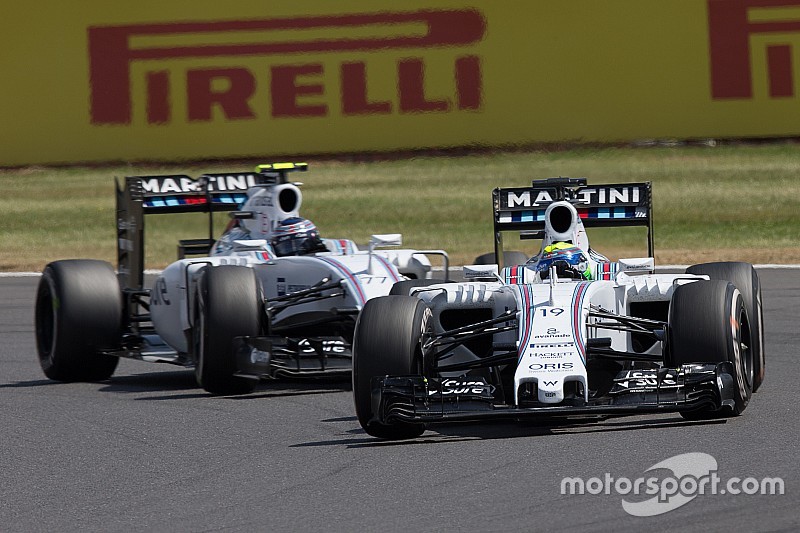 Felipe Massa, Williams FW37 à frente do companheiro de equipe Valtteri Bottas, Williams FW37