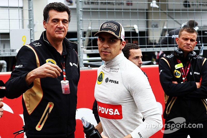 Pastor Maldonado, Lotus F1 Team con Federico Gastaldi, Lotus F1 Team Director del equipo adjunto en 