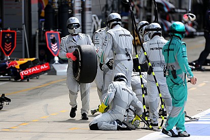 F1 teams warned over 'fake' pitstops after Mercedes trick