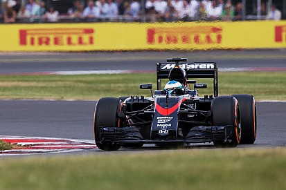 McLaren aún piensa en llegar al podio en 2015