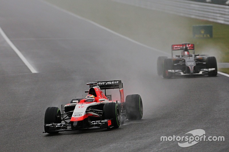 Jules Bianchi, Marussia F1 Team MR03 devant Adrian Sutil, Sauber C33