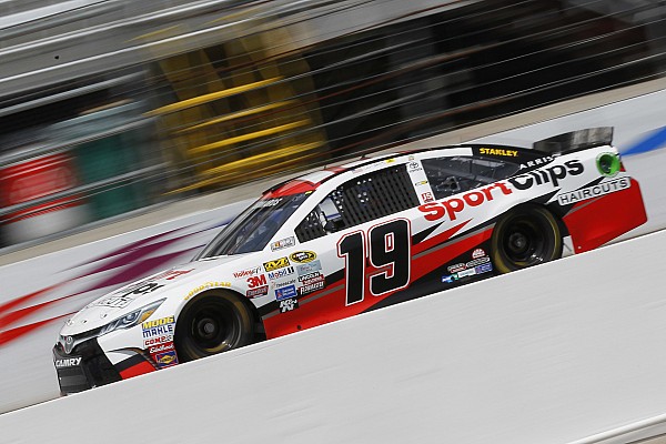 Edwards leads rain-shortened Happy Hour practice