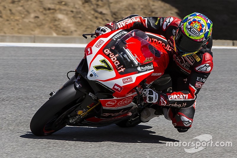 Chaz Davies leaves nothing to chance and wins Race 1 at Laguna