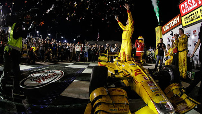 Ryan Hunter-Reay ritrova la vittoria all'Iowa Speedway