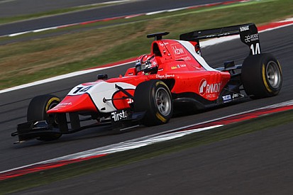 Kevin Ceccon domina gara 2 a Silverstone