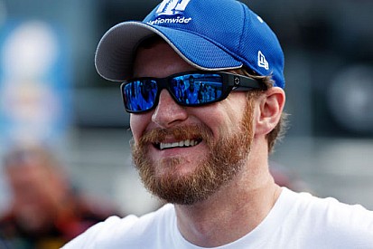Piove a Daytona, pole a Earnhardt Jr a tavolino
