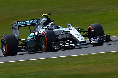 Silverstone, Q2: Rosberg rimette davanti la Mercedes
