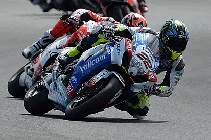 Lowes fermato da un guasto alla frizione a Misano