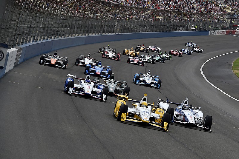 Simon Pagenaud, Team Penske Chevrolet mène au départ