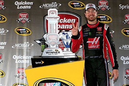 La pioggia incorona Kurt Busch in Michigan