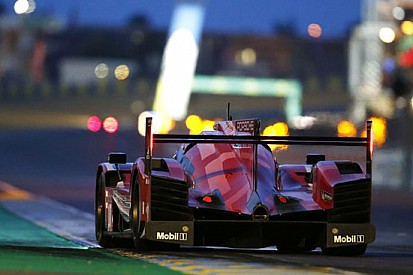 Le Mans, 9° ora: un minuto di penalità a Webber