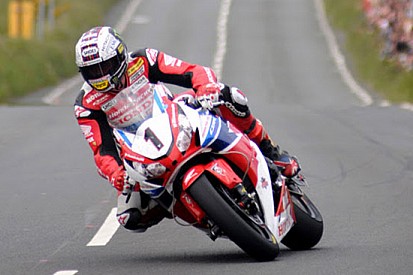 Continua la leggenda di McGuinness nel Senior TT