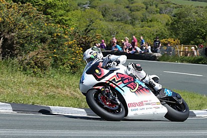 A John McGuinness la vittoria nel TT Zero