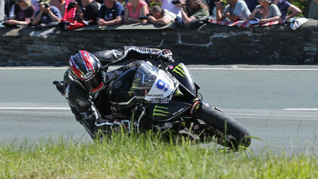 Hutchinson vince anche in Gara 2 della Supersport