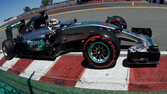 Hamilton spadroneggia in Canada, delude la Ferrari
