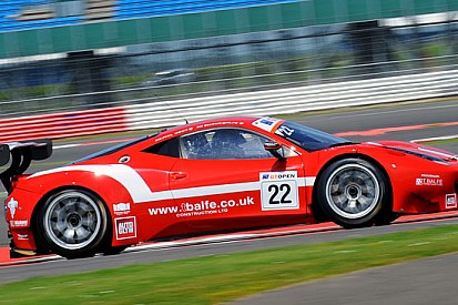 La Ferrari della Balfe Motorsport in pole in gara 2
