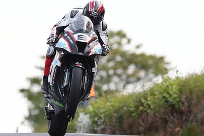 Ian Hutchinson sfonda il muro delle 130 miglia orarie