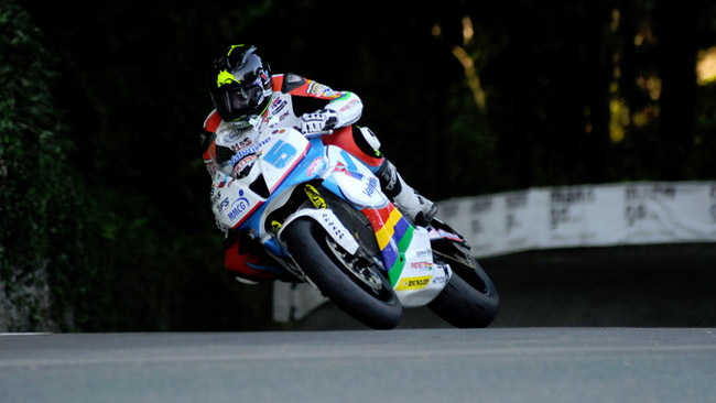 Bruce Anstey mattatore in SBK e Supersport