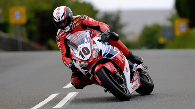 Il maltempo condiziona le prime prove del TT 2015