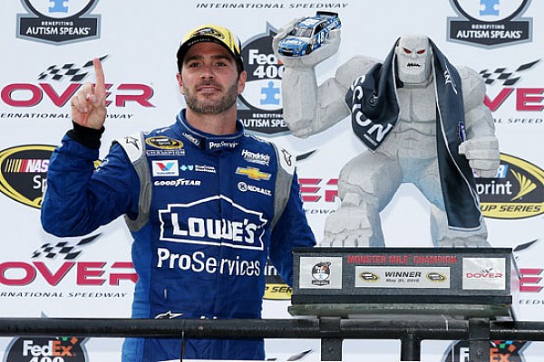 Poker di Jimmie Johnson al Monster Mile di Dover