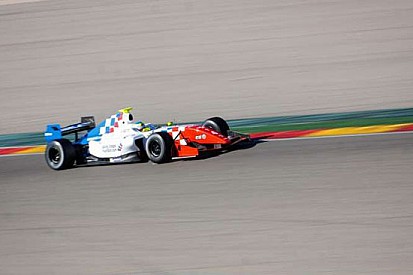 Prima pole stagionale per Oliver Rowland