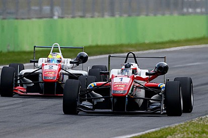 Tripletta Rosenqvist. Gara interrotta per scorrettezze