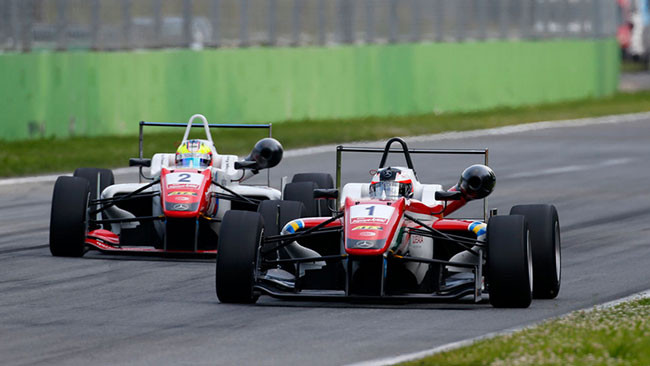 Tripletta Rosenqvist. Gara interrotta per scorrettezze