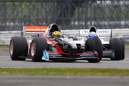 Prima vittoria per Sa Silva in gara 2 a Silverstone