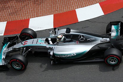 Hamilton centra la prima pole a Monaco